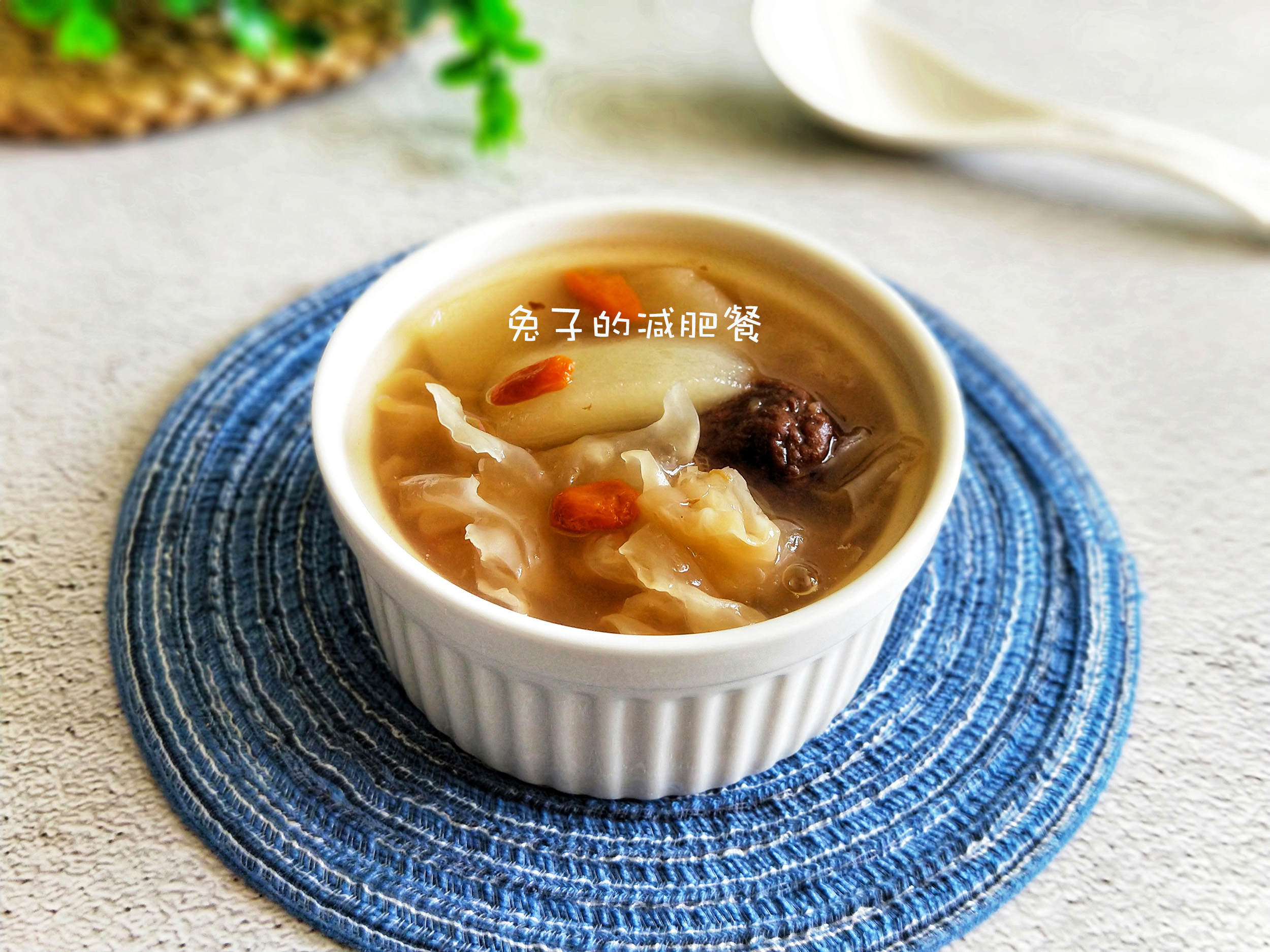 冬季清肺润喉吃什么汤,冬天降火润肺润喉汤