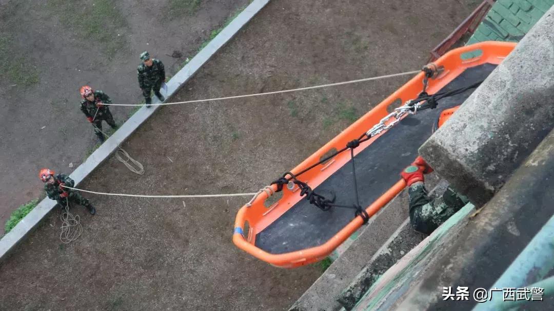 来当*警武**工兵吗?常和死神拼命的那种...