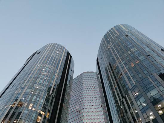 荣耀v20魅眼全面屏4800万ai拍照,荣耀v20深度评测