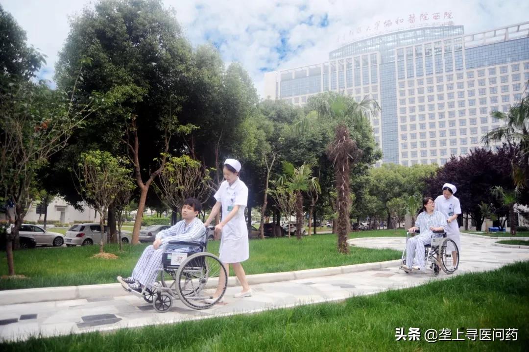 好消息！12月27日上午，协和医院西院（汉阳沌口）住院部一楼大厅举行大型专家义诊活动，义诊当天挂号费全免