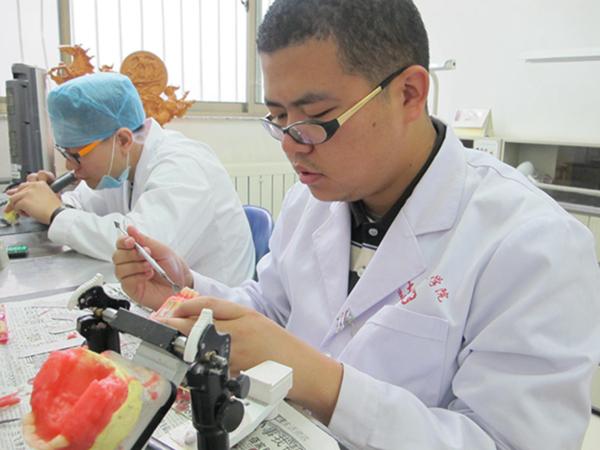 四川口腔医学收分最低的院校,口腔医学大专收分