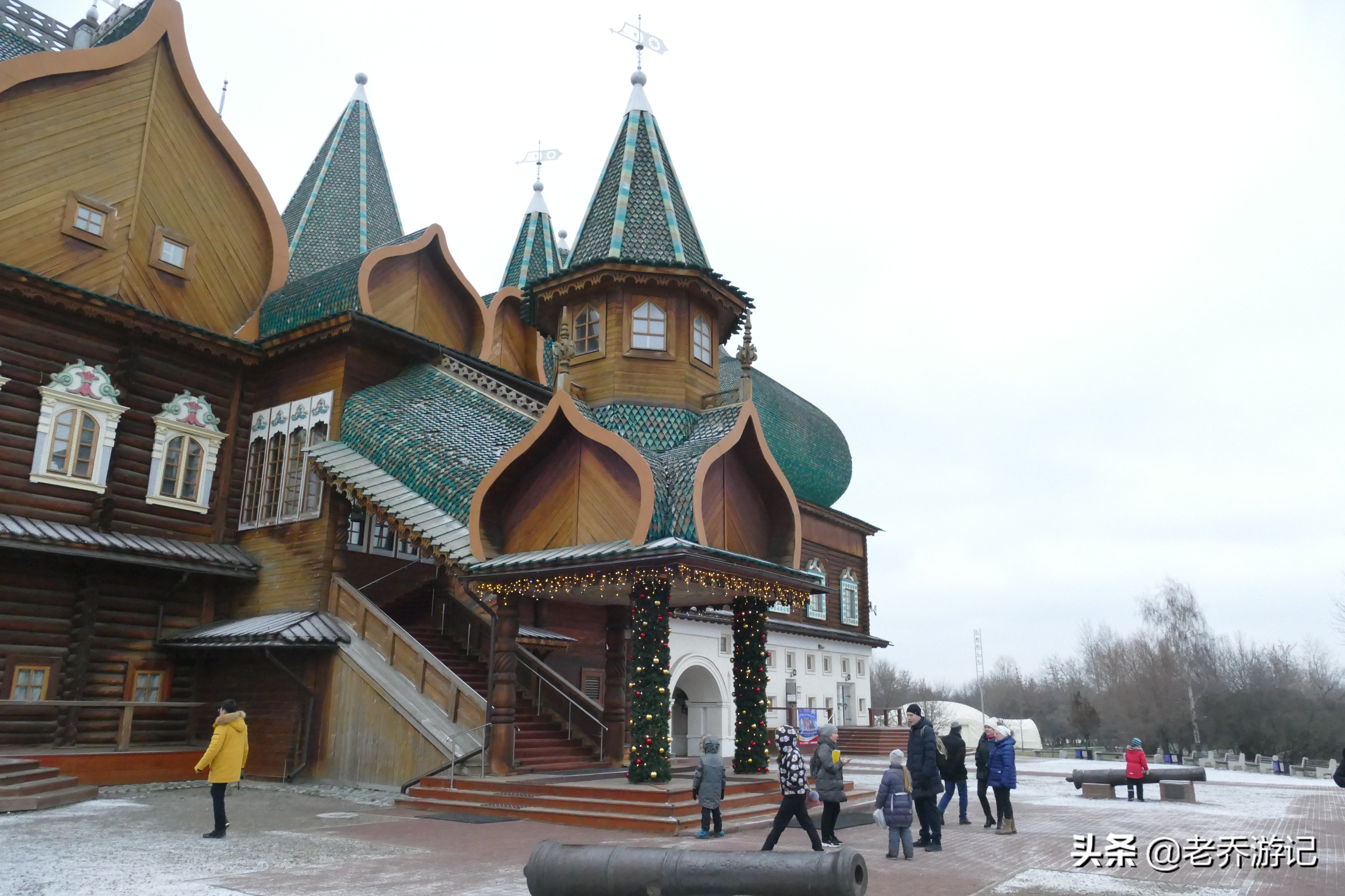 参观“俄版颐和园”，乔嫂沉迷美妙风景，美妮忙着团雪球打爸爸