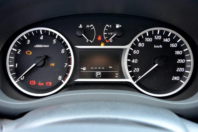 2017款蓝鸟最全解析,悬浮式车顶前卫