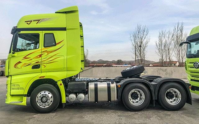 解放j7冷链牵引车行驶视频,解放j7大厢货