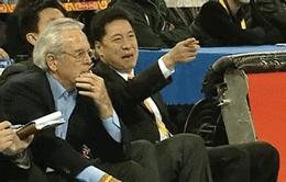 需要穿匡威才能买匡威的梗,只能穿匡威去买匡威