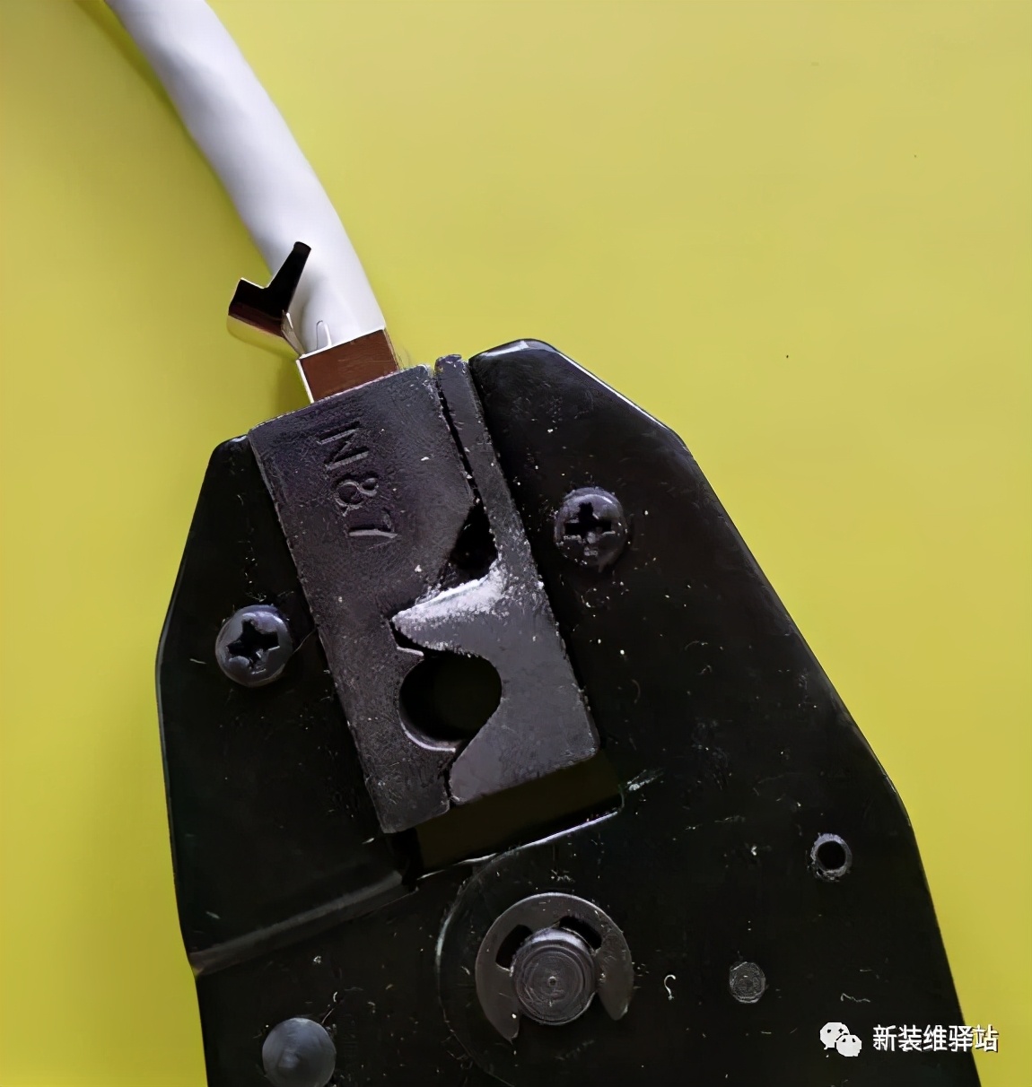 水晶头装线的方法,六类线免压水晶头怎么装