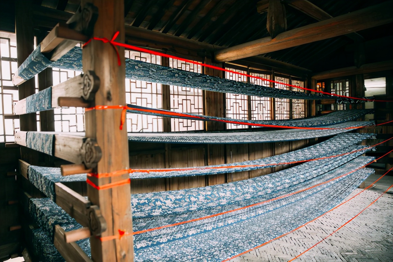 浙江乌镇草木本色染坊解说,乌镇西栅景区草木本色染坊