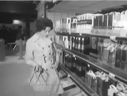 戴15元手表,租一居室,秘密捐出560亿,他真正活出了上帝模样!