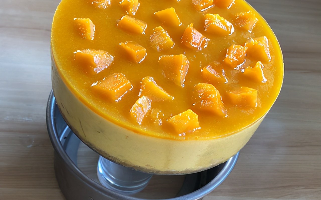 慕斯蛋糕做法8寸芒果淡奶油250克,简单的芒果慕斯怎么做