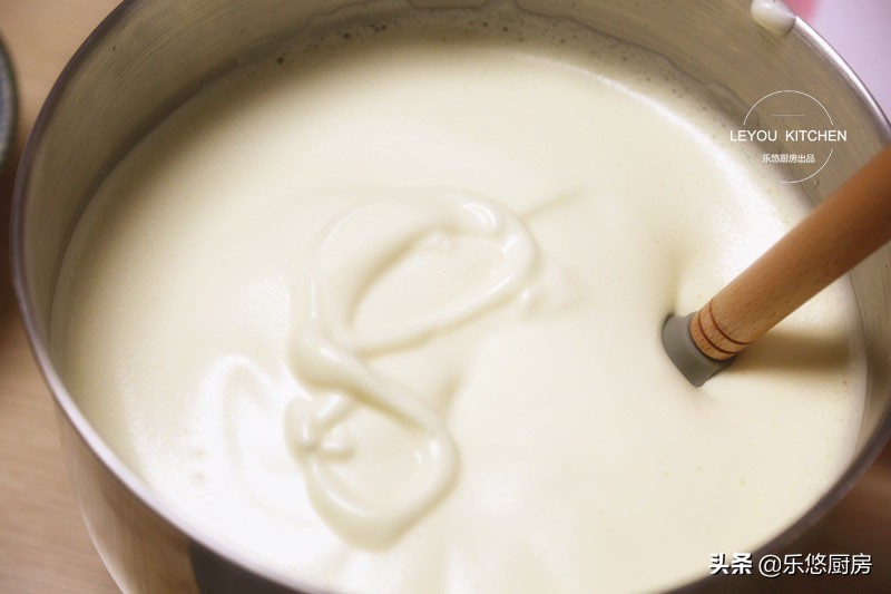 鸡蛋面粉花生油蛋糕,纯花生油鸡蛋白糖老式蛋糕做法