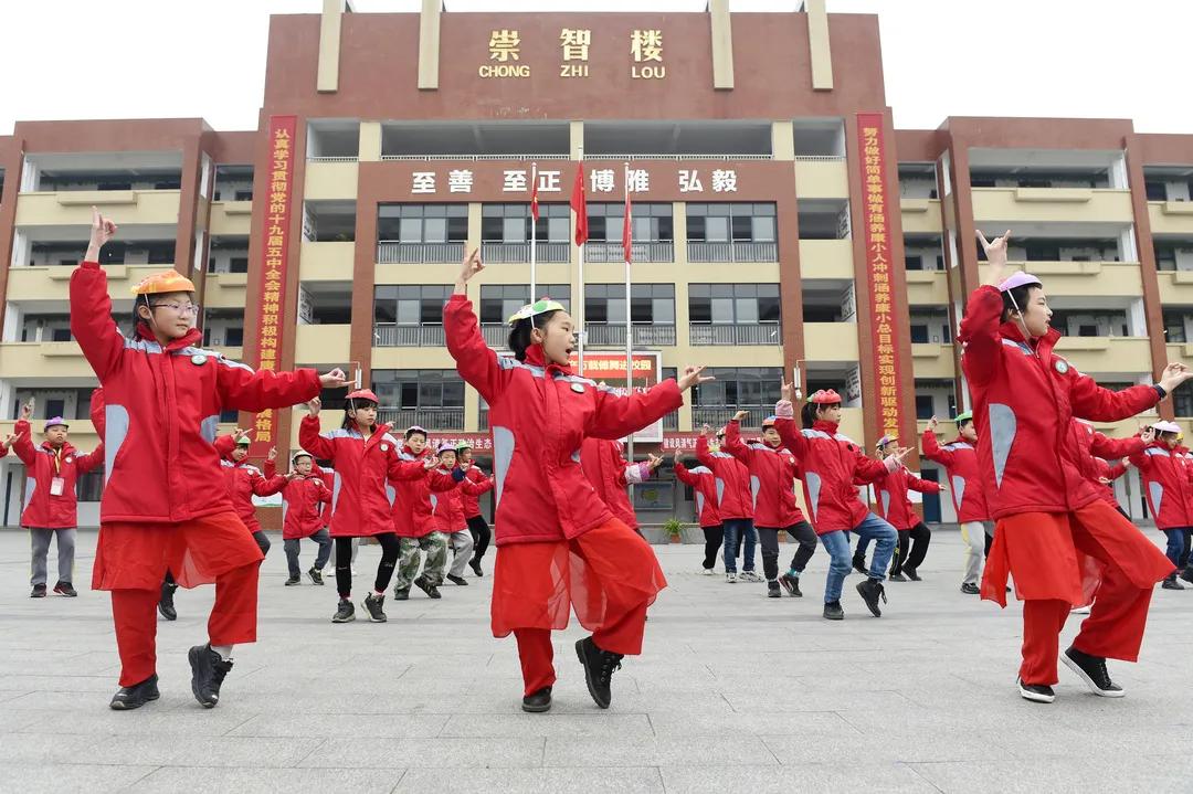 花儿朵朵向阳开幼儿园,花儿朵朵向阳开幼儿律动完整版