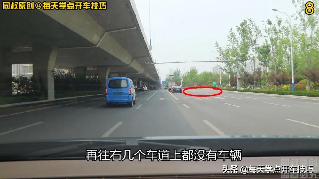 路口绿灯闪烁如何判断该停该过,路口绿灯过线中途变黄灯了停哪里