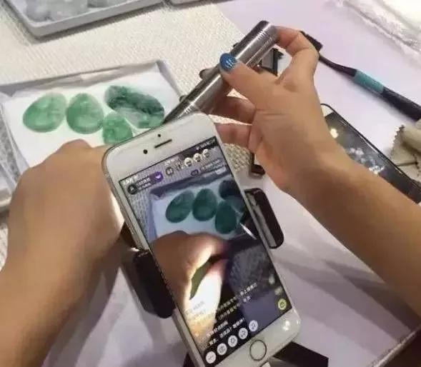 直播买翡翠的最佳购买期,翡翠直播购玉