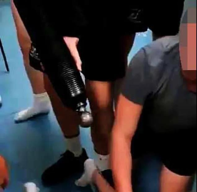 英国迫击炮事件,英国士兵迫击炮事件