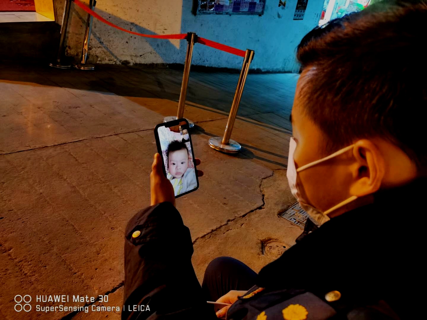 90后青年志愿者抗疫一线显担当,抗击疫情00后志愿者的青春担当