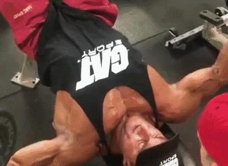 怎样才能使胸肌更饱满,如何练让胸肌越来越有型