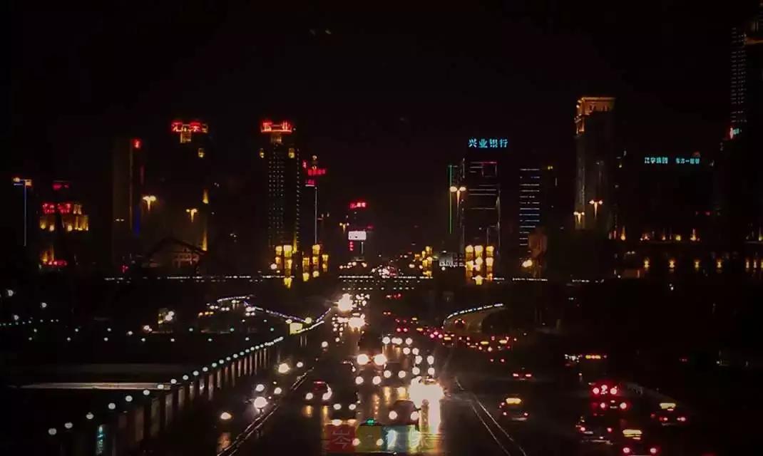 地铁站务员上班真实工作情况,北京地铁站务员的一天