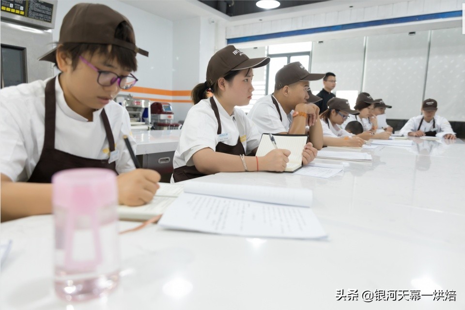 深圳银河天幕烘焙培训学校地址,银河天幕烘焙学校