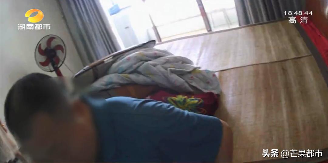 一男子腿摔骨折,男子下楼摔骨折