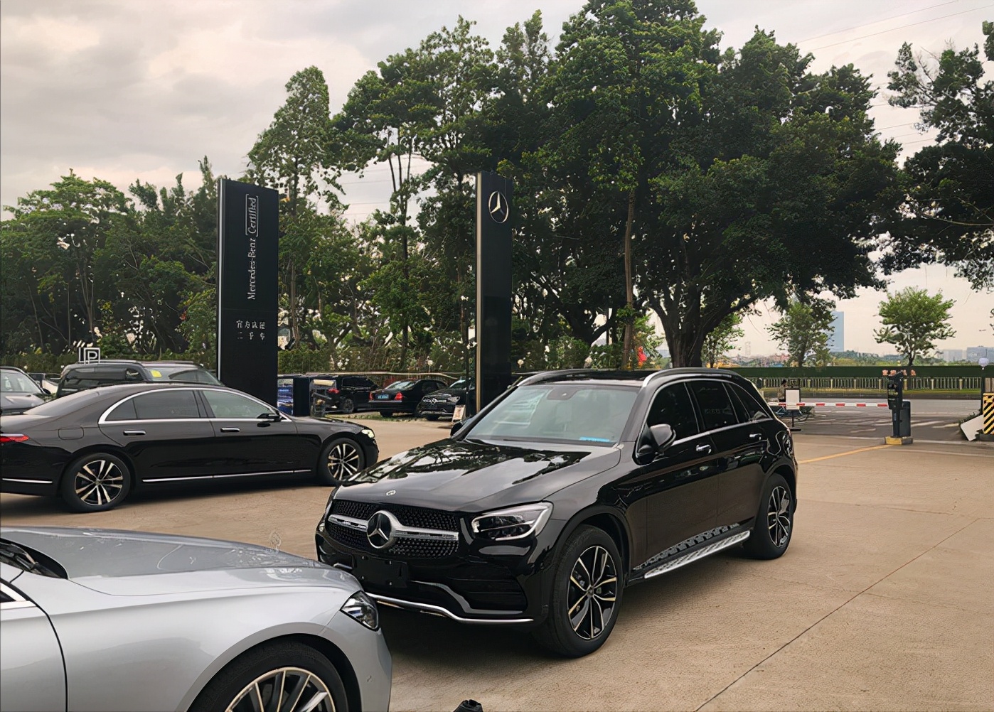 豪华品牌二手车跌价,二手车90天回购是什么套路