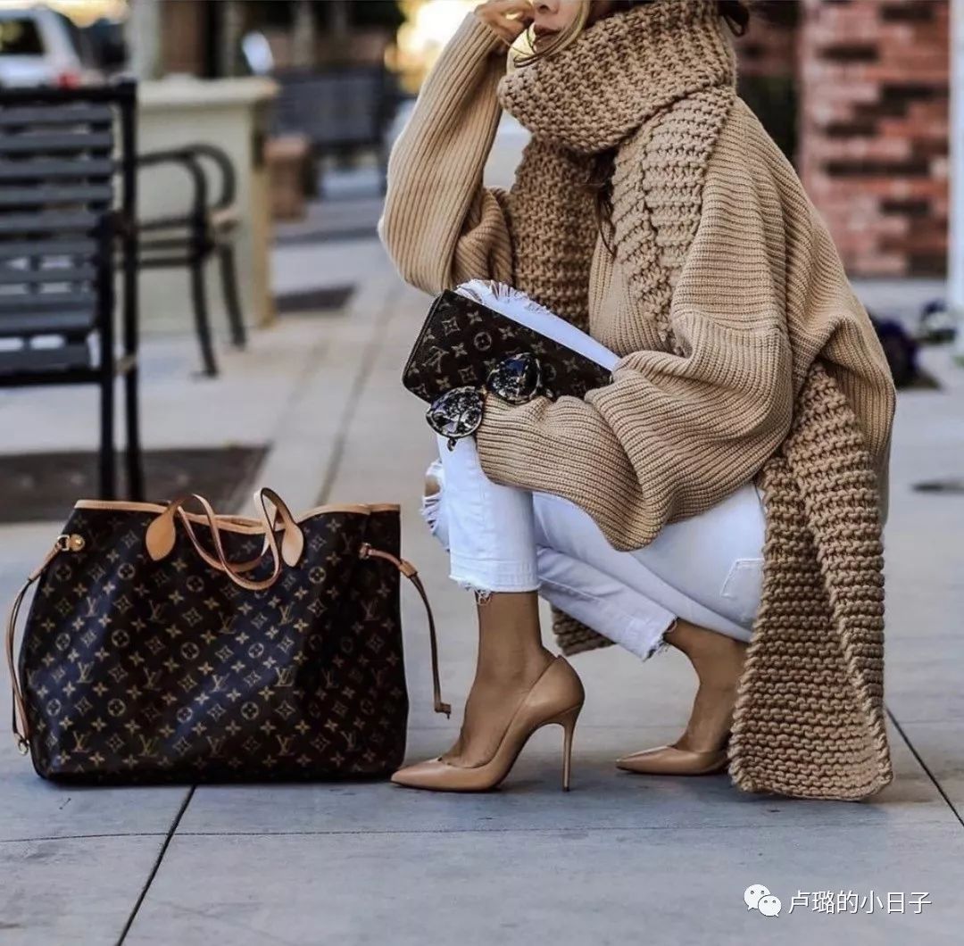 又轻又实用的名牌包,中国名牌包排行榜前十名及价位