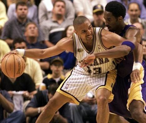 NBA十大拥有“巨臀”的球星：保罗上榜，巴克利从3分线背打到禁区