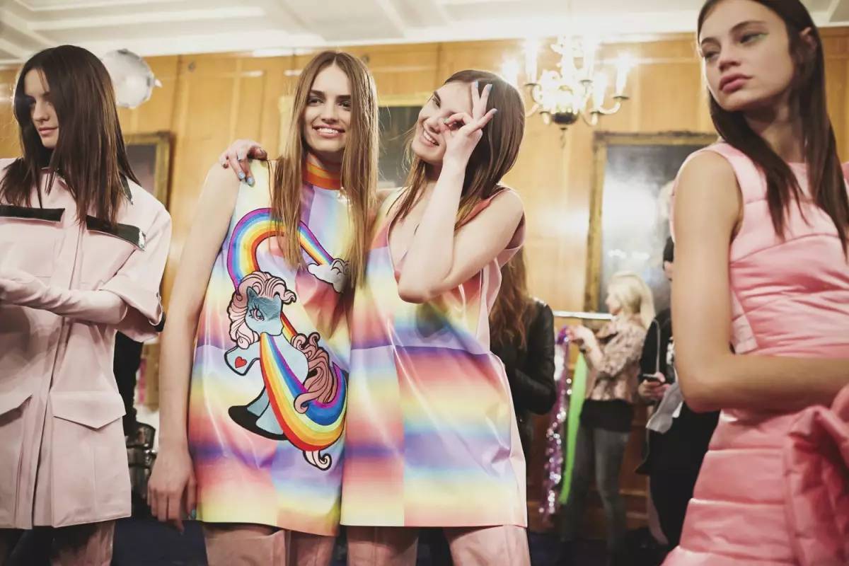 杜蕾斯居然开始卖衣服了？只是这衣服谁敢随便穿上街啊