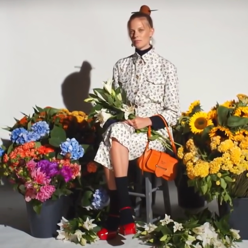 女王节，Prada鲜花让时尚破格融入日常