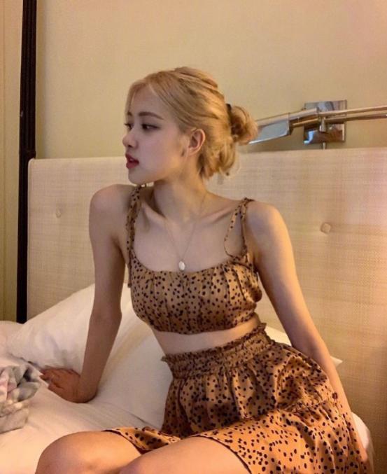 朴彩英无袖背心 (朴彩英adidas背心)