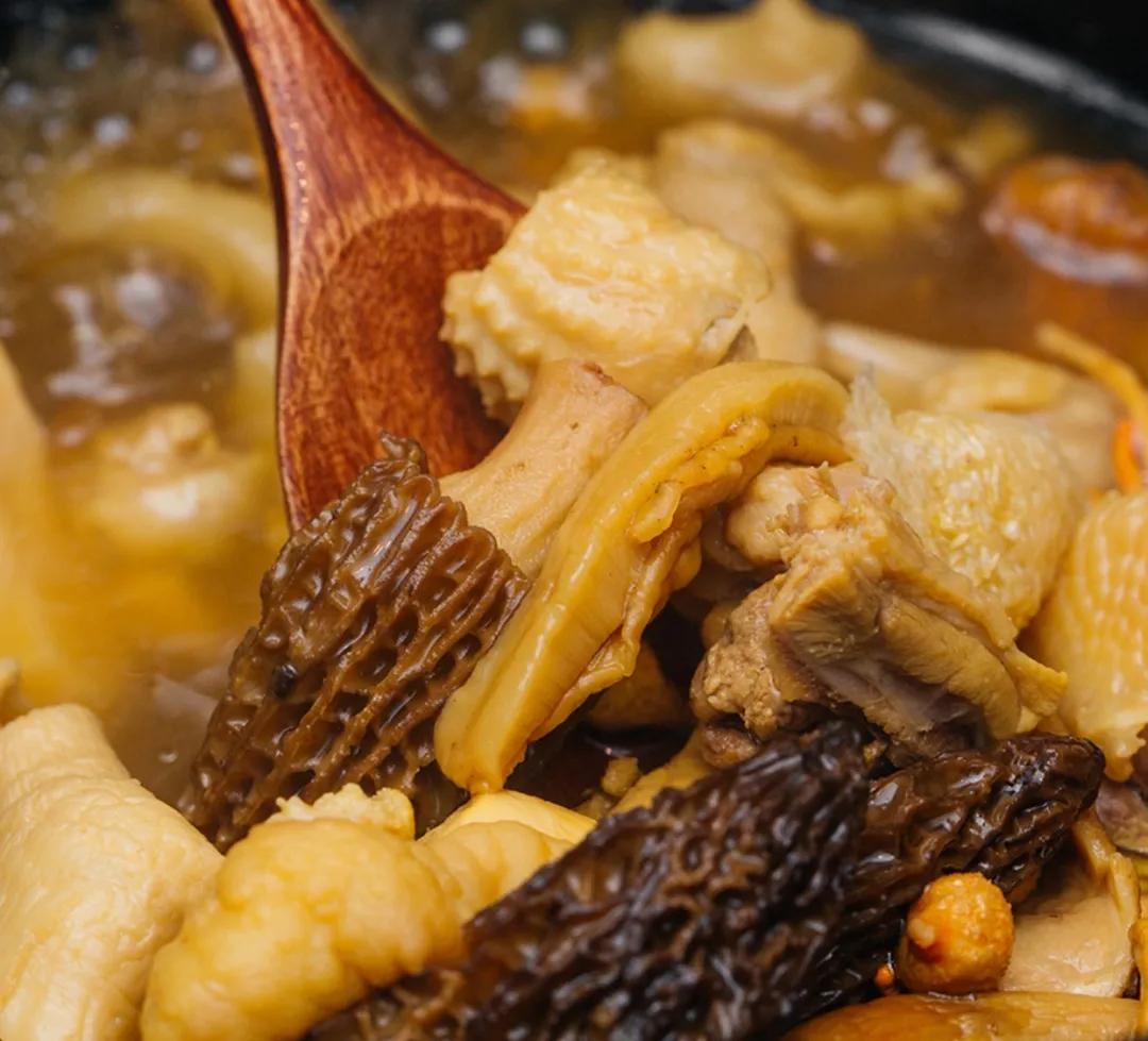 羊肚菌好吃又好看的做法,羊肚菌的四大名菌养生煲