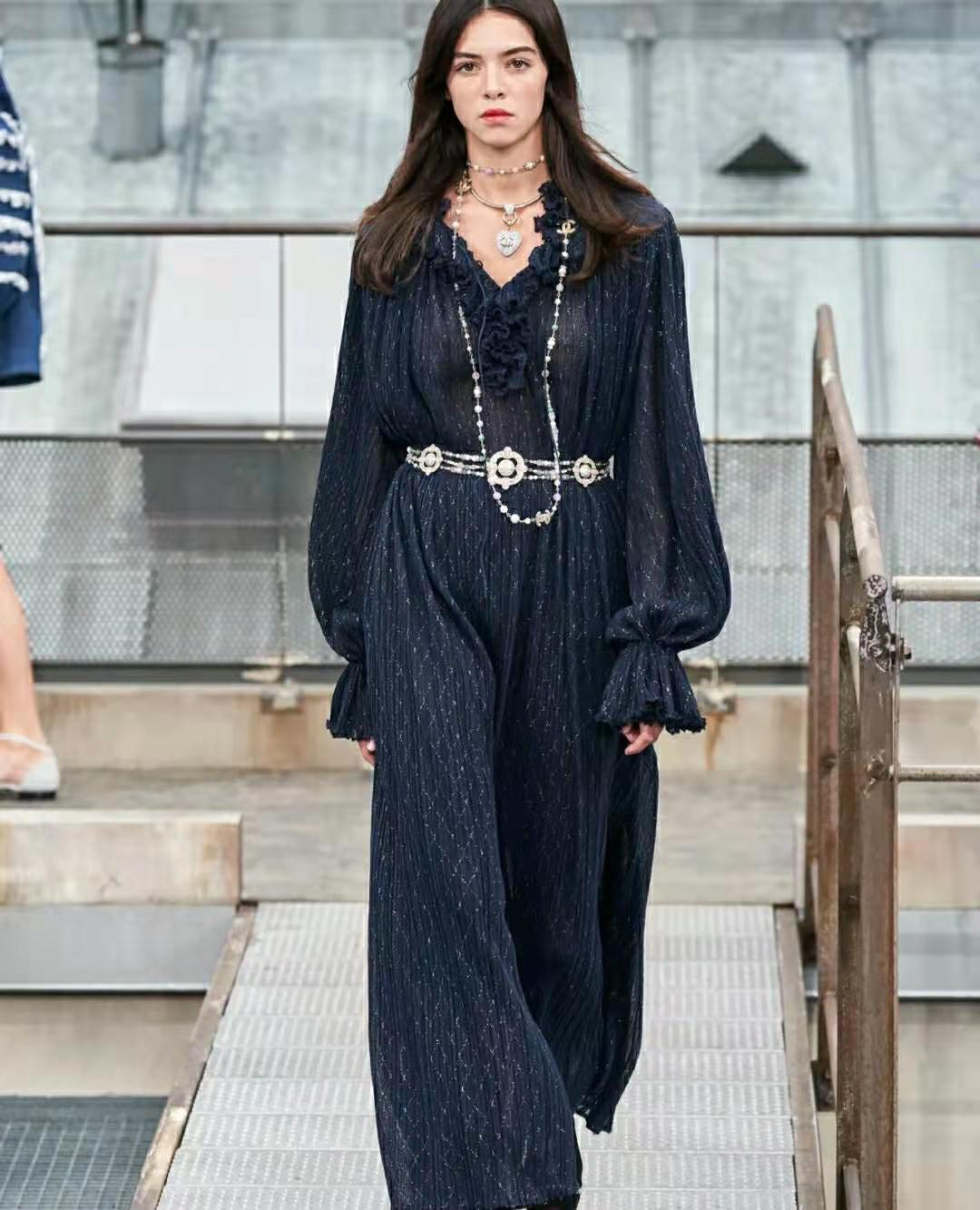 为什么女人不能抗拒香奈儿,女人为什么喜欢香奈儿