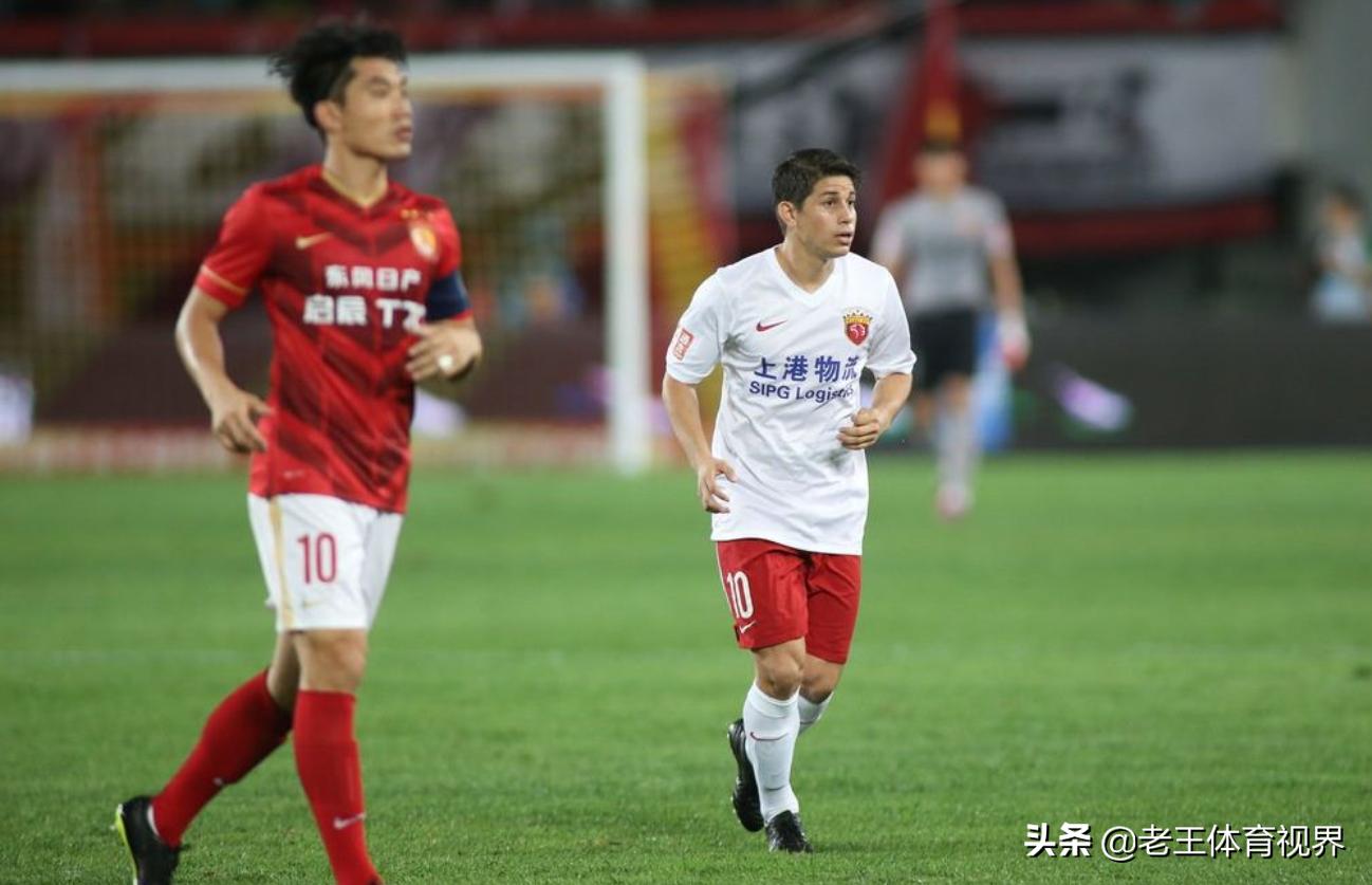 前国脚宣布退役后的职业生涯,足球先生宣布退役