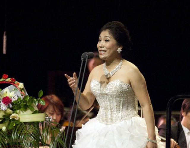 苏小明新星演唱会视频,1980新星演唱会苏小明