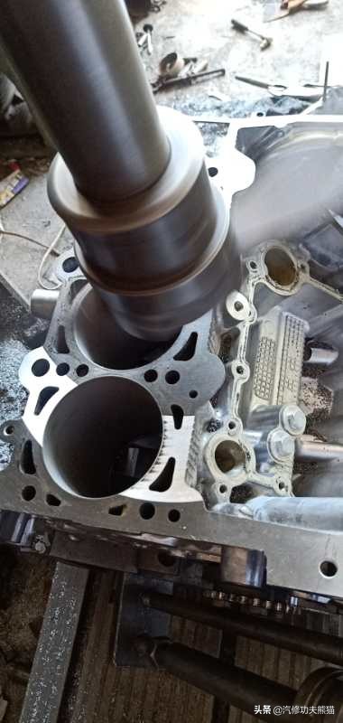 能拉动波音747的大众神车途锐烧机油治理，修完了又可以拉飞机了