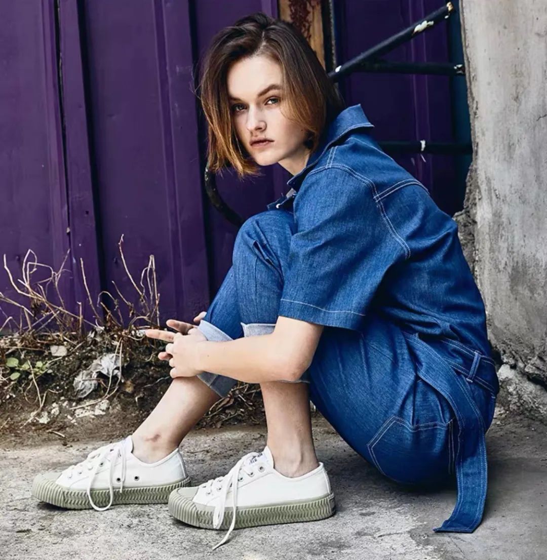 鞋柜怎么放春夏秋冬的鞋 (鞋柜必备的小白鞋)