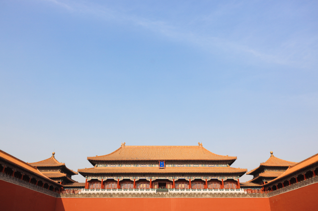 佳能rf70200f2.8和f4哪个好,佳能rf15-35f2.8测评