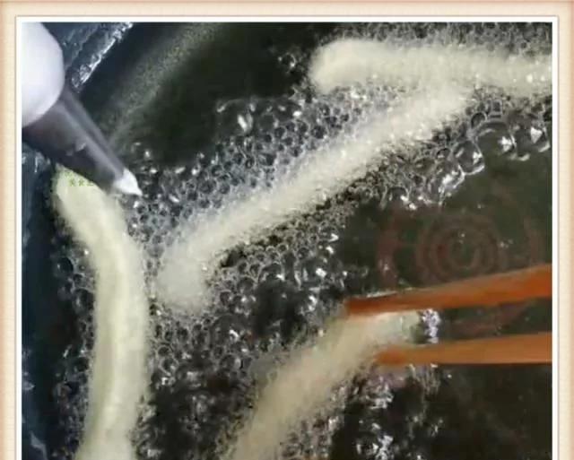 鸡蛋牛奶油条的做法简单香甜酥脆,油条怎么做到蓬松酥脆不用鸡蛋