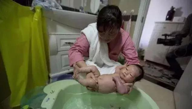 七天速成金牌月嫂含金量几成,优质月嫂费用标准是多少