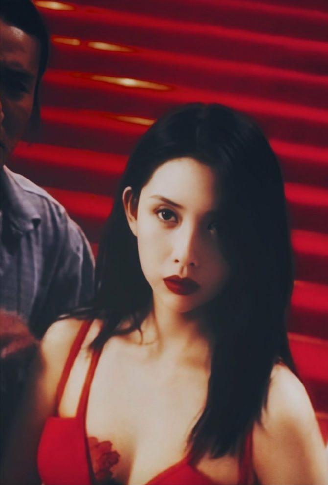 头顶很塌怎么一直蓬松,头顶尖头发塌怎么弄蓬松小妙招