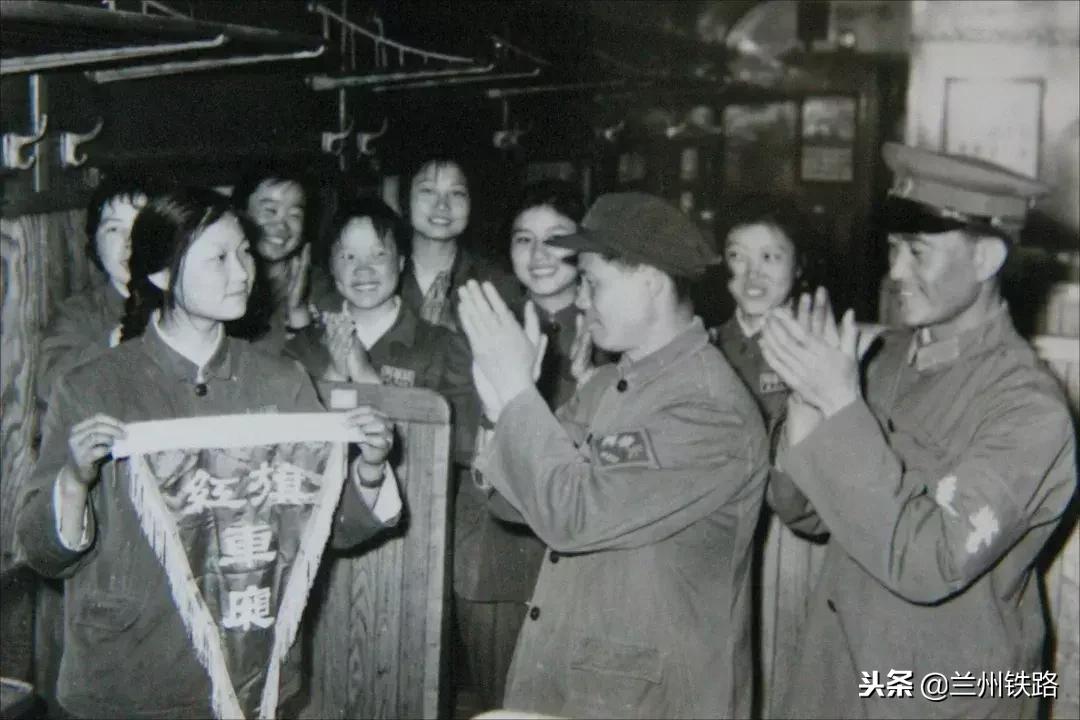 中国铁路制服发展史的图片,中国铁路制服发展历程