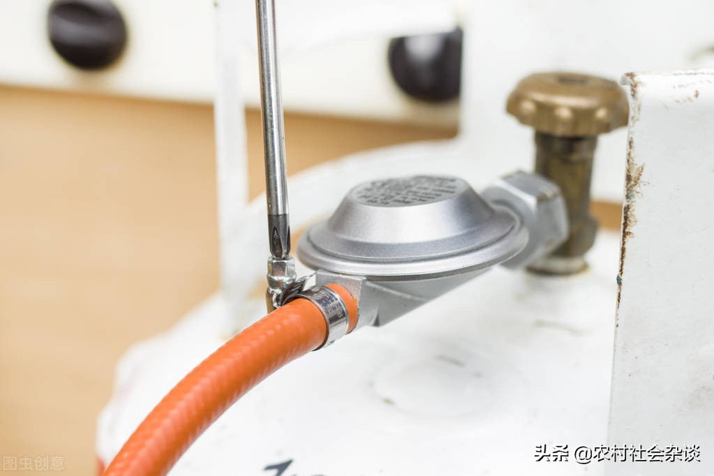 燃气灶清洁使用小妙招,清洁燃气灶的小窍门