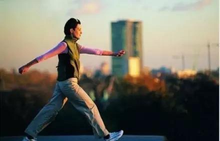 走路头晕锻炼什么动作,走路锻炼肾最好的动作