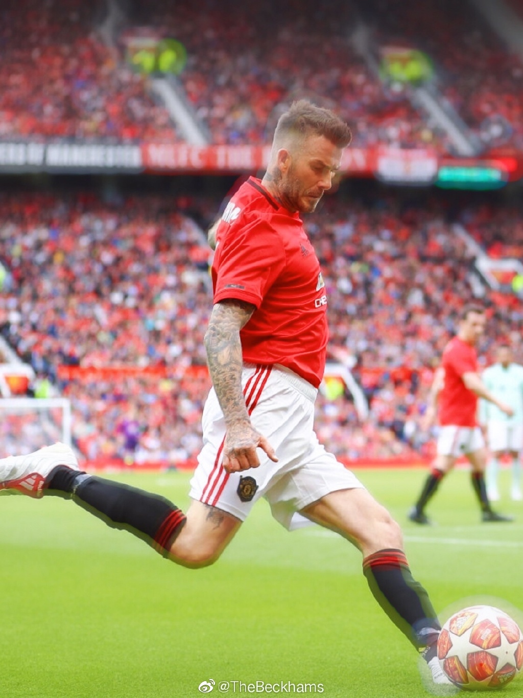 鍥犱负灏忕綏鐖变笂瓒崇悆,涓轰粈涔堝彧鏈夊皬璐濅細鍦嗘湀寮垁