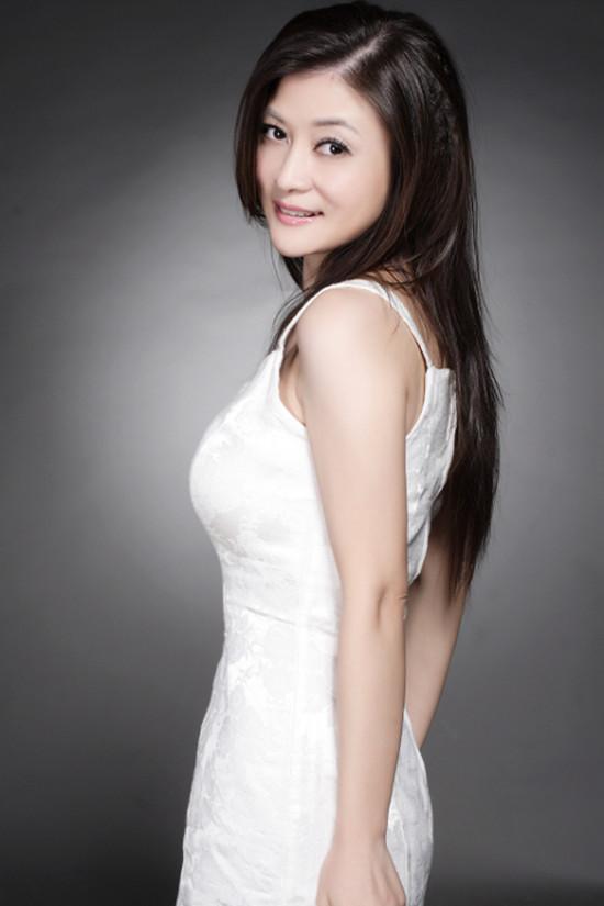 朱晓琳退出歌坛的原因,朱晓琳《妈妈的吻》