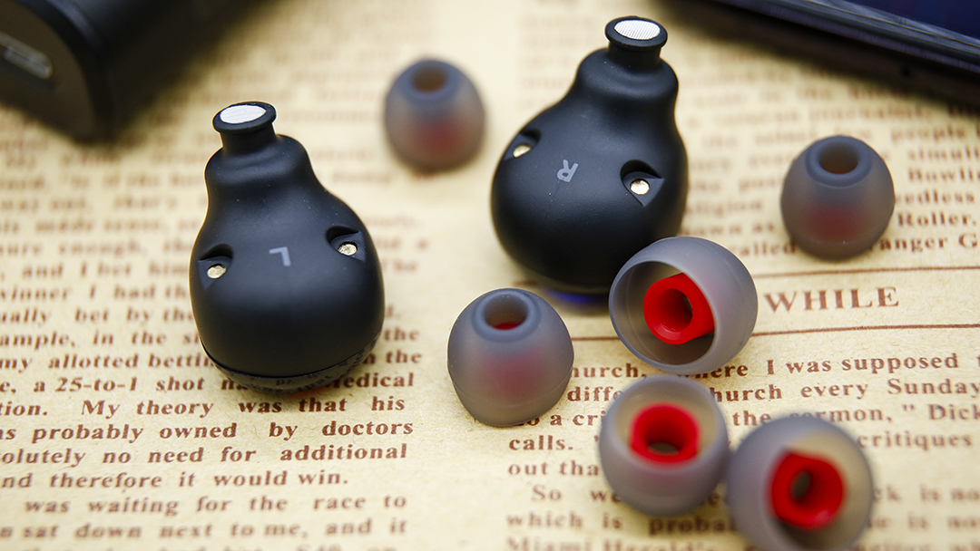 硕美科w20真无线蓝牙耳机,硕美科w20怎么两个耳机同步