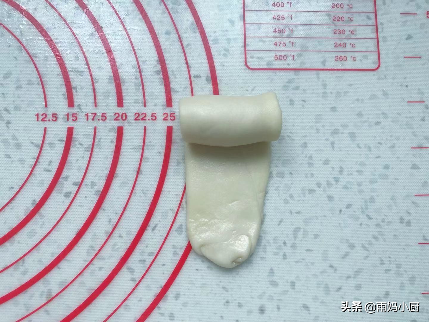 中秋节必备点心四色螺旋蛋黄酥,中秋节买不起月饼自己做蛋黄酥