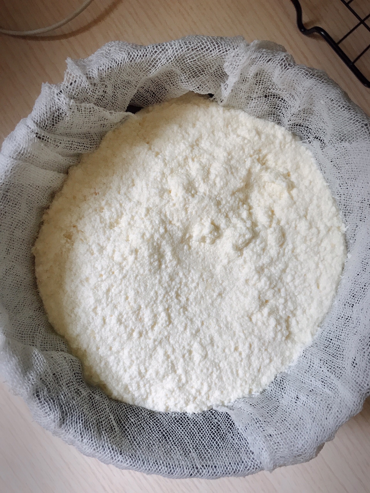 奶油打发的方法和技巧,奶油打发教程要加黄油吗