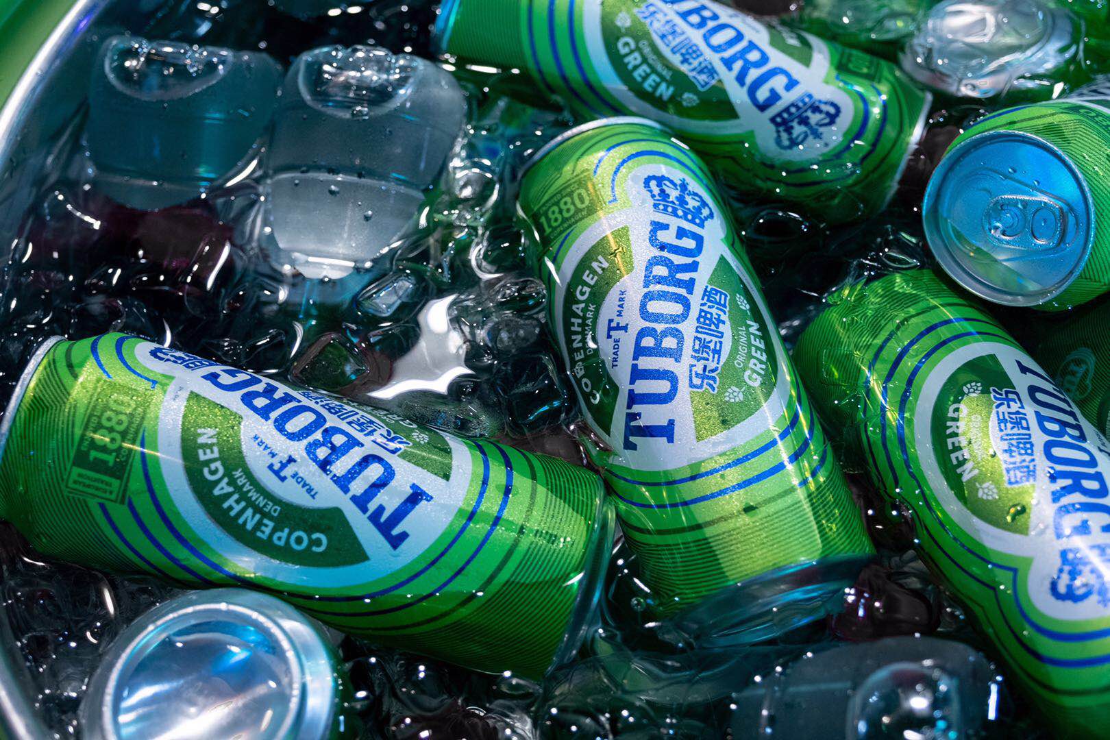 真香鼻祖化身新裤子、GAI迷弟,反转演绎乐堡啤酒式真香定律