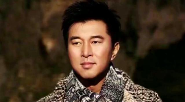 成名后抛弃两任妻子,成名后抛弃妻子迎娶白富美