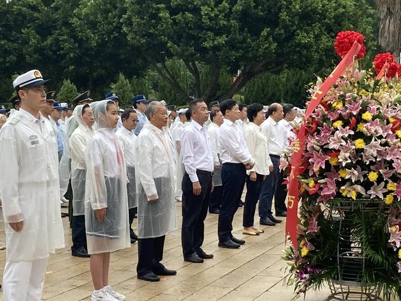 烈士纪念日革命烈士敬献花篮仪式,缅怀革命烈士致敬一线烈士